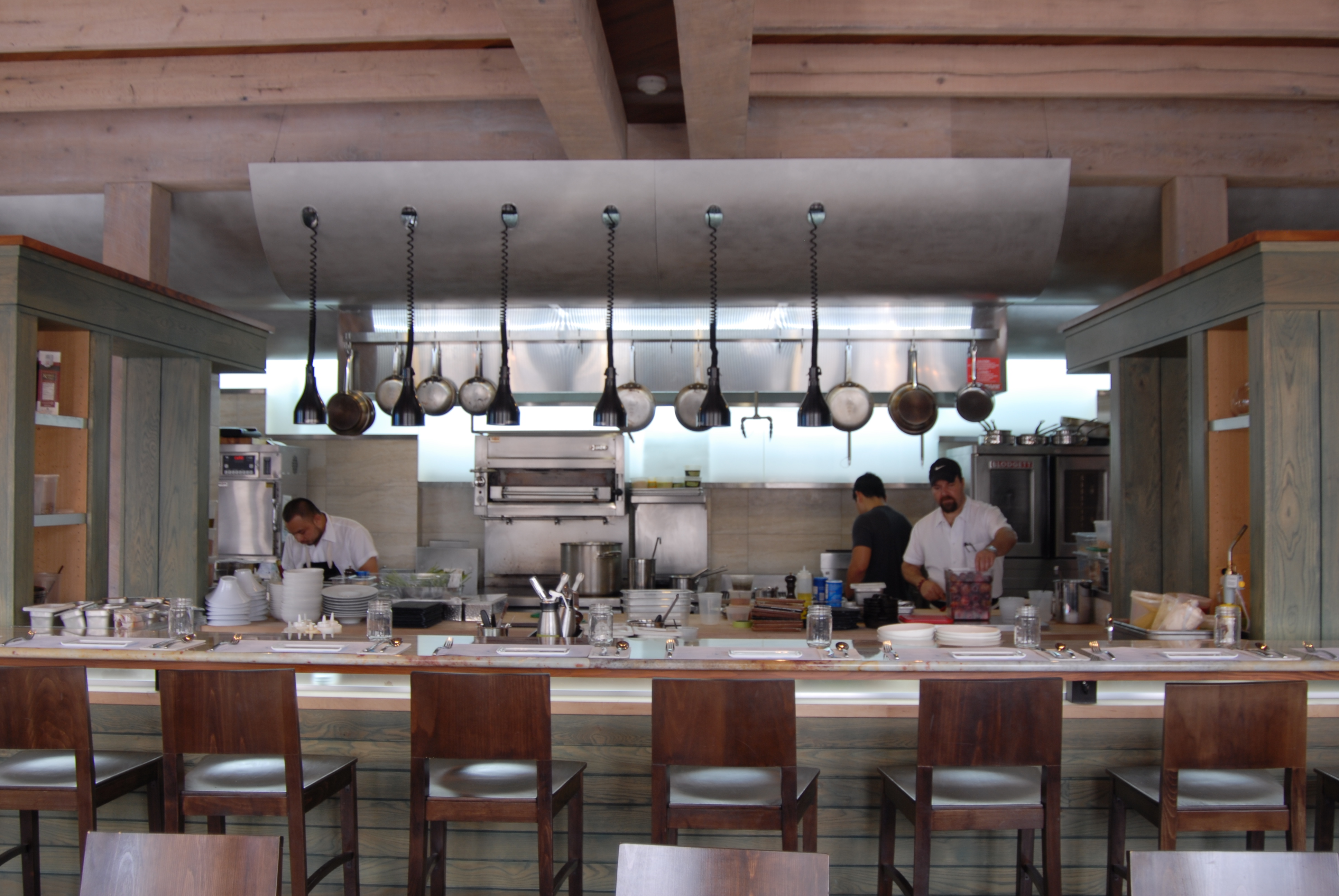 mistral open kitchen